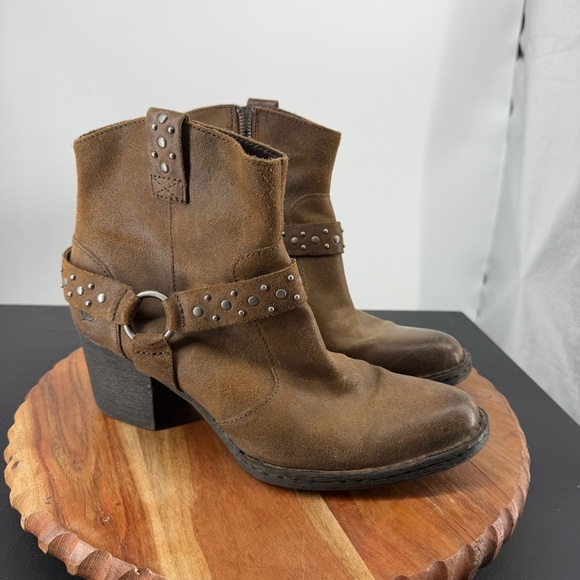 Born Shoes - Born Slater Women's Harness Strap Cowboy Ankle Boots in a brown suede finish 9.5